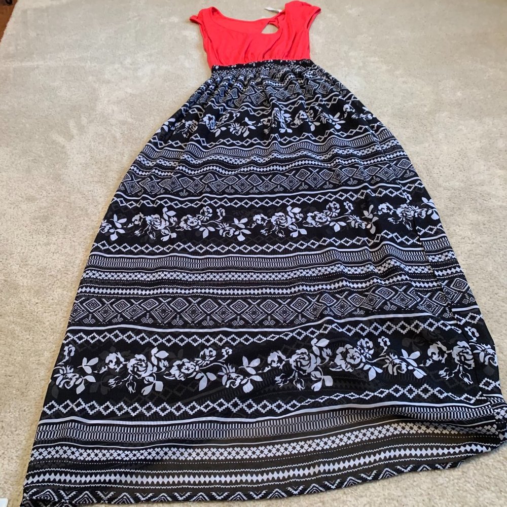 Expresso Red, Black and White Maxi Dress Size M
